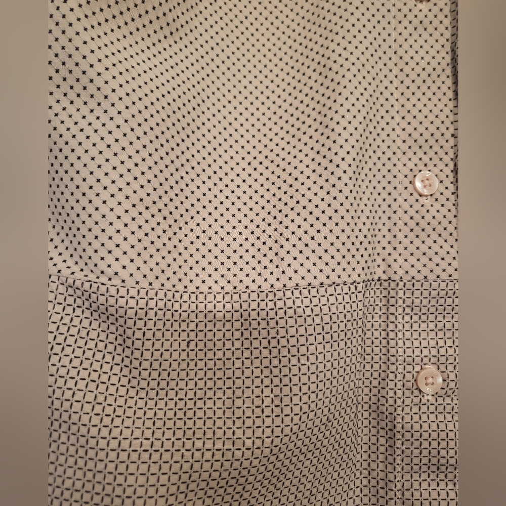 Patterned Button-Up Shirt - Picture 6 of 6